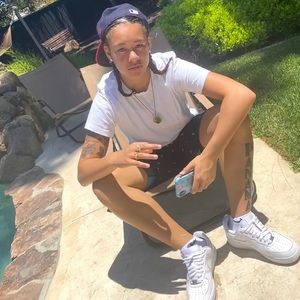 Meet your Posher, Milan